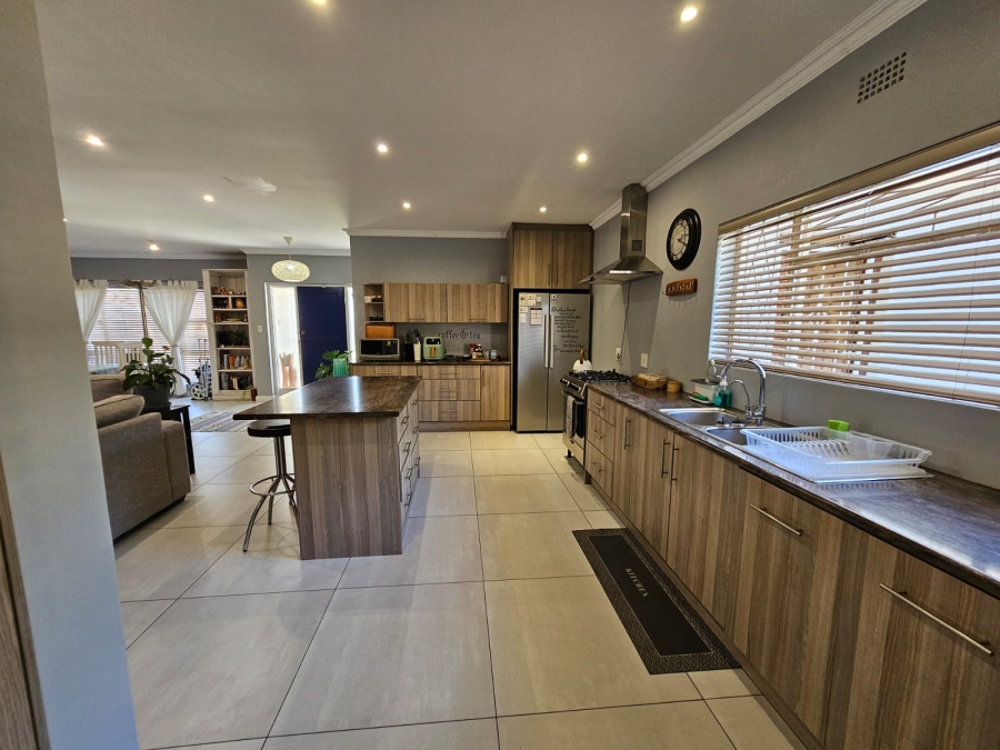 3 Bedroom Property for Sale in Ferndale Western Cape